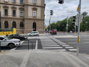 FOTO: Na Karlově náměstí skončila první etapa plánovaných opravy silnic a chodníků