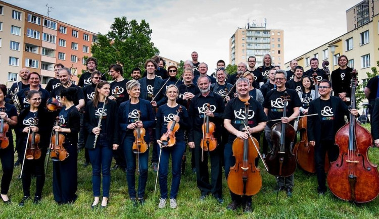 Novosvětská v podání karlovarských symfoniků tentokrát zazní na Tržní kolonádě