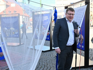 FOTO: Na náměstí Republiky otevřeli výstavu týkající se krátkodobého ubytování v centru Prahy