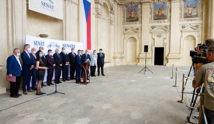 Čínské investice v ohrožení? Plány, které často končí na úrovni politických prohlášení a slibů