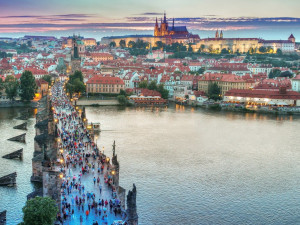 Počet obyvatel Prahy stoupl na 1,327 milionu. Pomohli přistěhovalci i děti