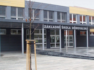 Ředitel pražské základní školy má covid. Celá škola je na týden uzavřená