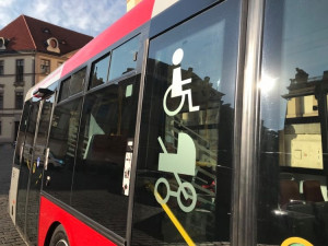 FOTO, VIDEO: Praha představila autobus s novým designem. Podívejte se na video