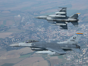 Nad Prahou přeletí americký bombardér B-52. Prý poletí velmi nízko