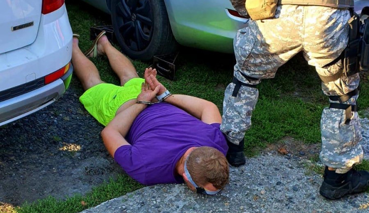 VIDEO: Střelec ze Žižkova dopaden. Jde o cizince, který byl v Česku neoprávněně