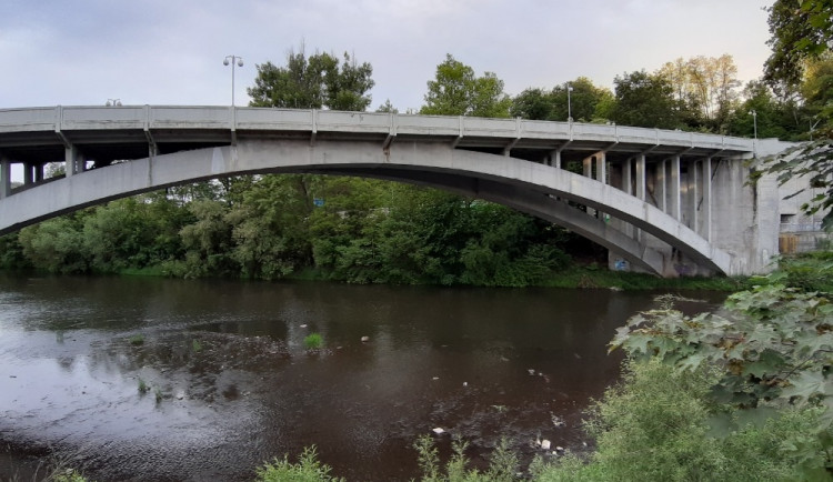 Ostrovský most bude diagnostikovat sdružení odborníků za necelé dva miliony korun
