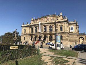 FOTO, VIDEO: V pražském Rudolfinu dnes probíhá loučení s Jiřím Menzelem