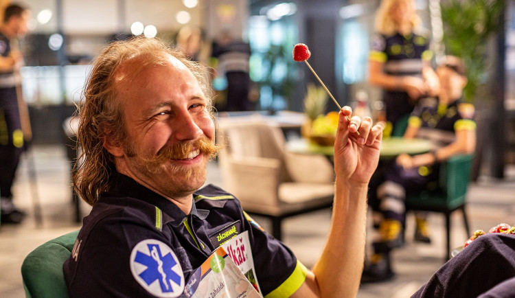 FOTO, VIDEO: Pražští záchranáři hledají nové kolegy. Podívejte se na originální videospot s Markem Zelinkou