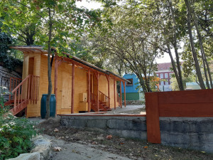 FOTO: V Praze 7 se otevřela první obecní lesní školka, do které může chodit až 20 dětí
