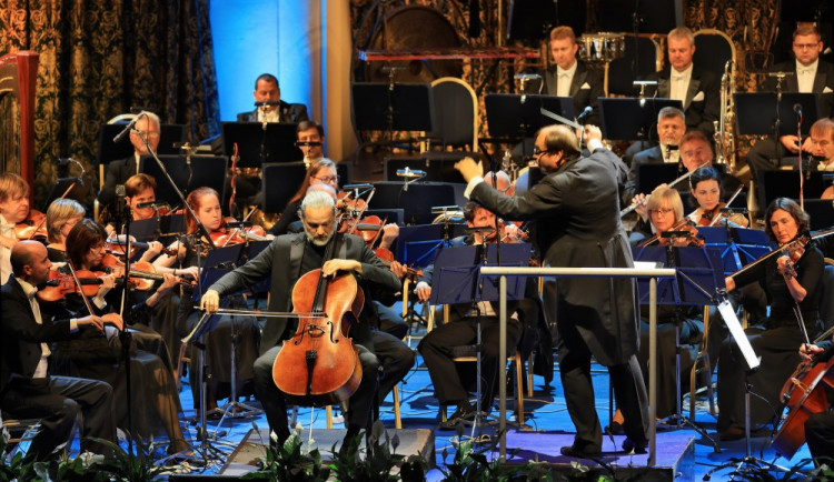 Umělci ocenili fantastickou atmosféru a dočkali se potlesku ve stoje. Mezinárodní hudební festival Český Krumlov zahájil svůj 29. ročník