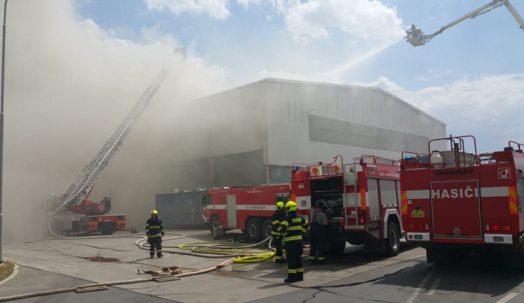 VIDEO: Mezi pražskými hasiči je pět příslušníků nakažených koronavirem. Sbor přijímá další opatření