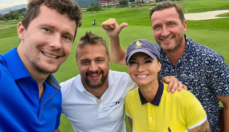 Sportovci hráli pro Pink Bubble. Pro mladé onkologické pacienty se vybralo přes půl milionu