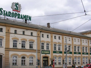 Pivo v Česku zdražuje. Po dalších značkách zvýšil ceny i Staropramen