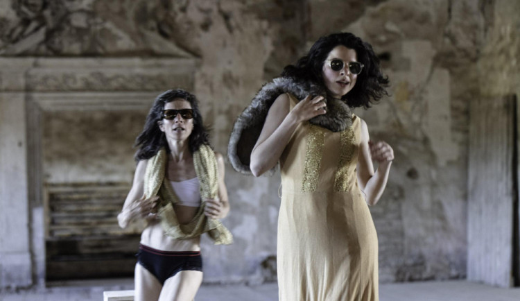 TÝDEN V PRAZE: Noc literatury, on-line přednáška i festival 4+4 dny v pohybu