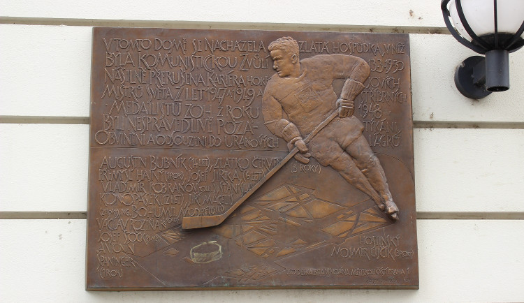 Vykonstruovaný soud s českými hokejisty začal před 70 lety