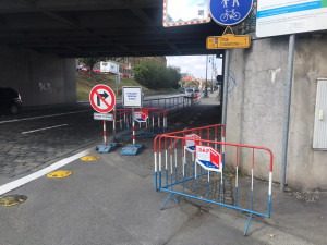 FOTO: Na pražských náplavkách se doplňují chybějící úseky koridorů pro cyklisty