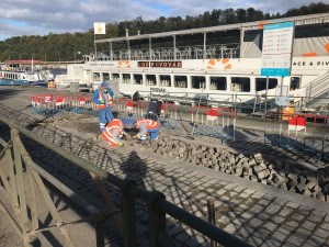 FOTO: Na pražských náplavkách se doplňují chybějící úseky koridorů pro cyklisty