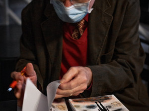 FOTO: Žáci za ZŠ Karla Čapka pokřtili svou novou knihu Střípky vyprávění. Pracovali na ní dva roky