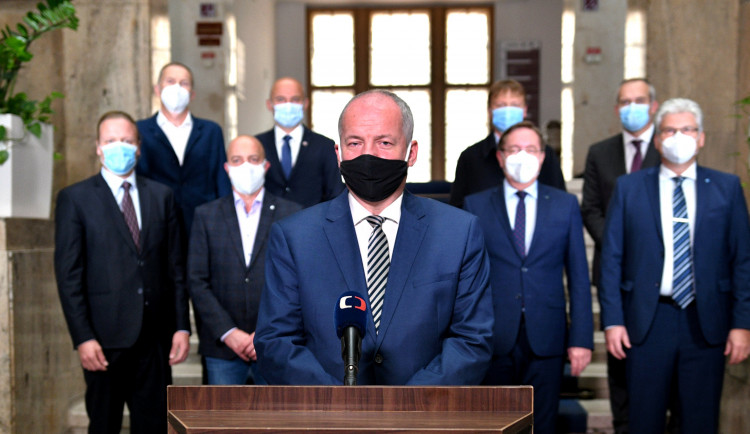 Prymula ve svém projevu apeloval na občany a přiznal letní pochybení v uvolňování opatření