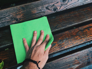 LEPŠÍ MĚSTO: Pražská iniciativa dezinfikuje veřejná místa. Pomoci může kdokoliv