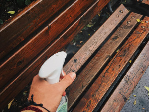 LEPŠÍ MĚSTO: Pražská iniciativa dezinfikuje veřejná místa. Pomoci může kdokoliv