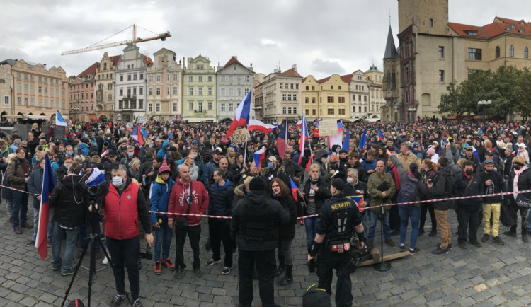 Výsledek demonstrace na Staromáku: 144 zadržených, 14 podezřelých z trestných činů