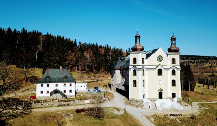 Barokní kostel v Neratově v Orlických horách získal cenu Patria Nostra