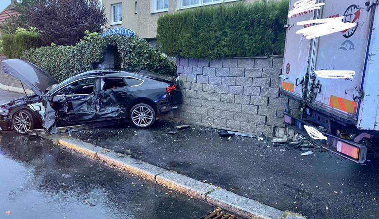 e9c74faa-1785-41cc-a7e9-50a0d8fc2a9f