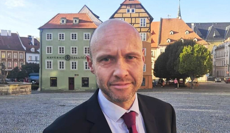 Senátora Miroslava Plevného nahradil na postu místostarosty Chebu Ladislav Hrubý
