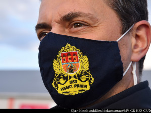 FOTO, VIDEO: Hasiči pomáhají v polní nemocnici v Letňanech