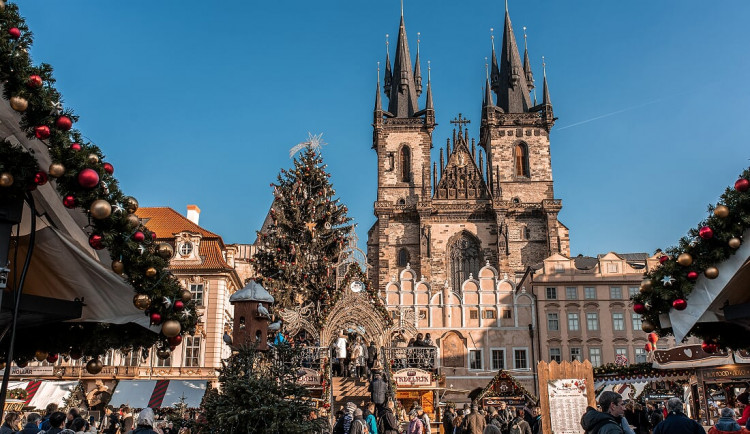 Velké vánoční trhy v Praze letos kvůli koronaviru nebudou
