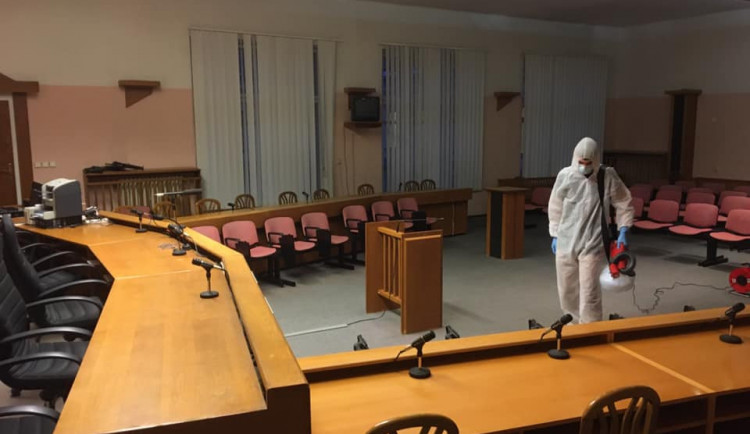 Půl hodiny péče a zničení virů na celé týdny. Česká firma zabezpečuje prostory unikátní polymerovou dezinfekcí