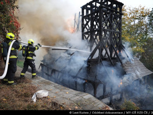 FOTO, VIDEO: Včerejší požár zničil dřevěný kostel sv. Michala ze 17. století. Mohlo jít o technickou závadu, ale také o lidskou chybu