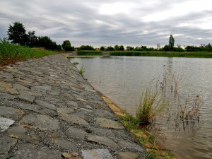 FOTO: Rybník Dolejšák na Zličíně se dočkal obnovy v celkové výši pět a půl milionu korun