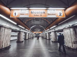 Před 35 lety byla otevřena první část linky B pražského metra mezi Smíchovským nádražím a Florencí