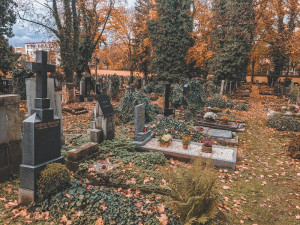 FOTO: Lidé dnes uctili Památku zesnulých