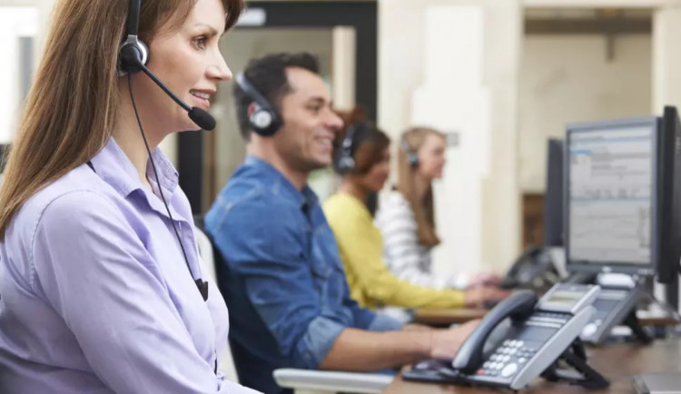 Call centrum krajské hygieny dočasně sídlí v karlovarské knihovně