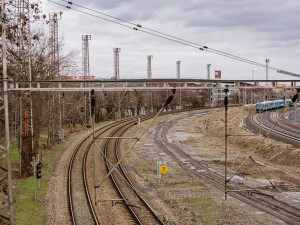 VIZUALIZACE: High Line jako v New Yorku? V Praze vznikne nová promenáda