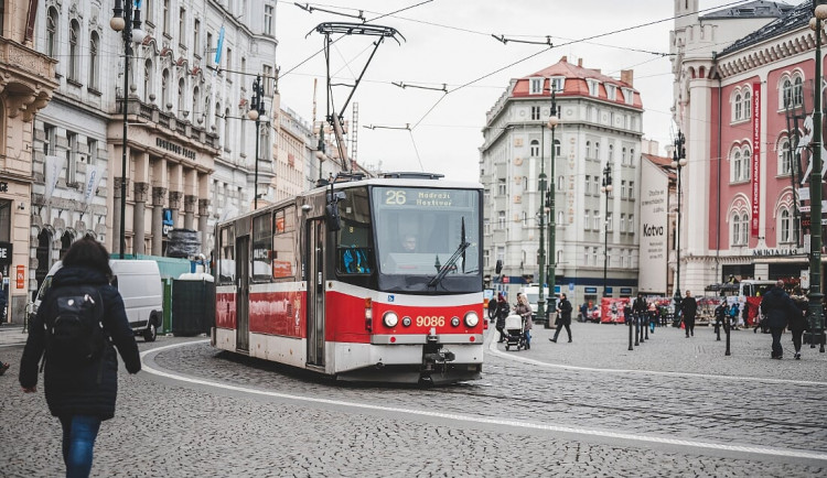 V pražském dopravním podniku vzrostl počet zaměstnanců s koronavirem, nemocných je 156 z nich