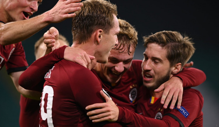 FOTO: Pražská "S" v Evropské lize zářila. Slavia doma porazila Nice, Sparta zvítězila nad Celticem
