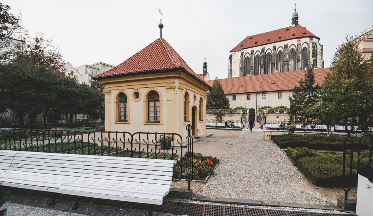 Oáza klidu v centru Prahy? To je Františkánská zahrada, která se pyšní jedním pražským nej