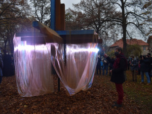 V Praze 6 odhalili přesně čtyři sta let po bitvě na Bílé hoře Kříž smíření