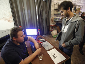 Proč je lepší věci opravovat než vyhazovat a jak fungují kazítka? Odpovídá zakladatel Opravárny Jan Charvát