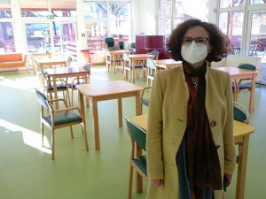 FOTO: Hlavní město připravuje v domovech pro seniory návštěvní místnosti. Ty splňují přísná hygienická opatření