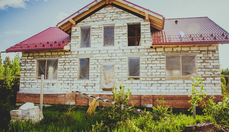 Ostrovská radnice vyplatila na podporu bydlení už téměř 55 milionů korun