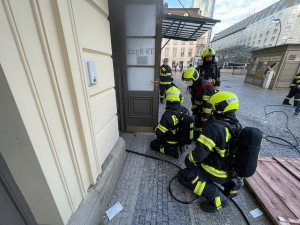 FOTO, VIDEO: Dnes dopoledne hořelo na Masarykově nádraží v Praze