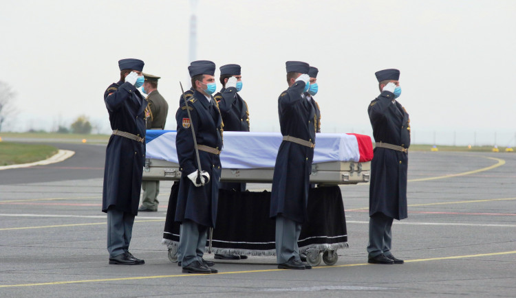 Zeman udělí vyznamenání in memoriam vojákyni Tiché