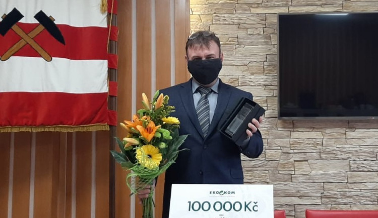 V Potůčkách třídí odpad i trhovci, obec získala Křišťálovou popelnici