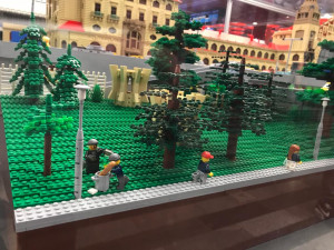 FOTO: Model pražského Hlaváku z lega váží skoro tři tuny. Nechybí Sherwood ani Pendolino