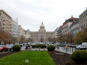 V den výročí sametové revoluce budou vlát v centru města státní vlajky a Petřín se rozsvítí v národních barvách